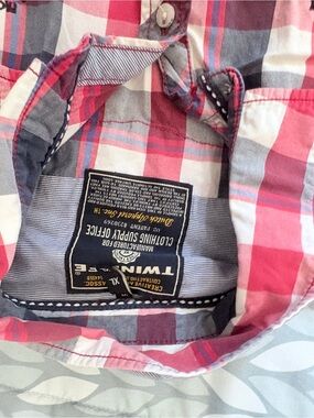 Men's Casual Button-Down Shirt in Pink Plaid
